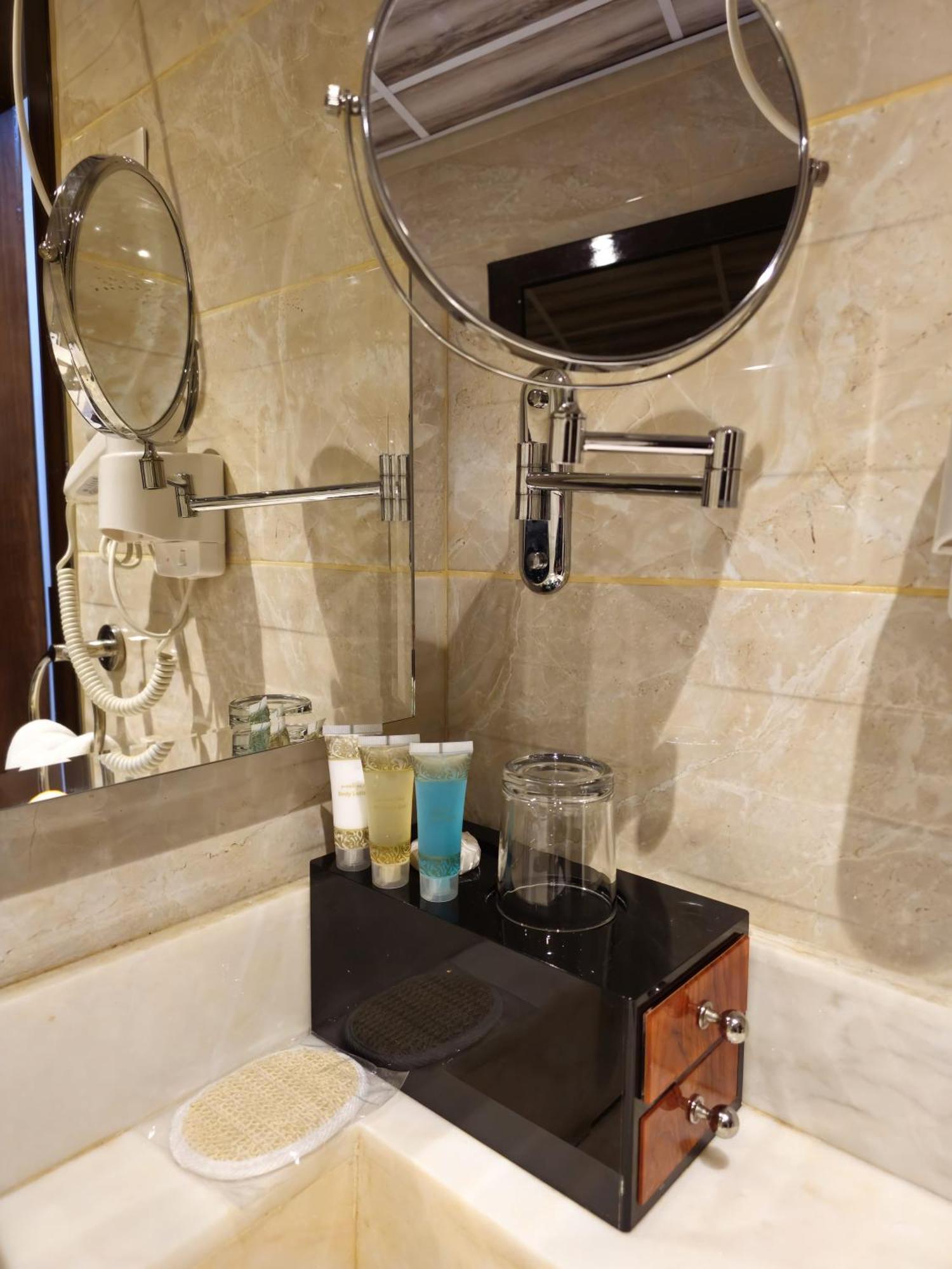 Hotel Royal Boutique 4*